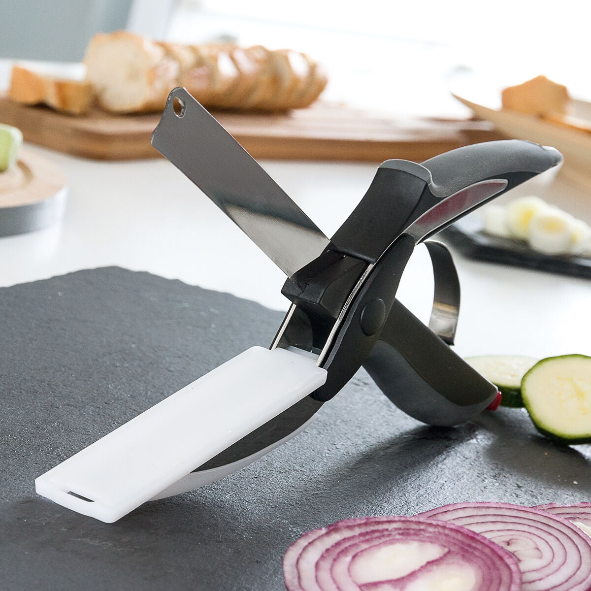 InnovaGoods Scible Messer-Schere mit Schneidbrett
